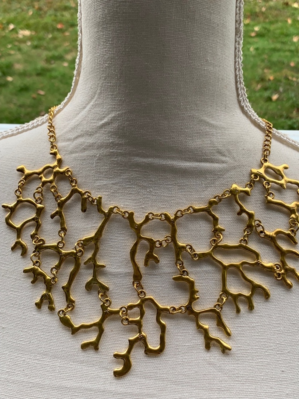 Trendy Chunky Necklace Statement Jewelry Designer Inspired Bold Fashion Piece - Picture 7 of 8